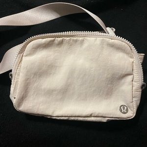 Lululemon belt bag 2L, brand new
